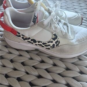 Nike White and Red Sneakers